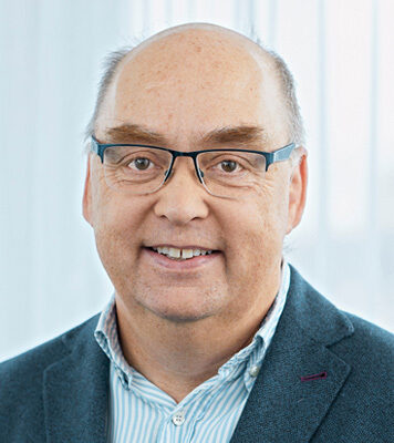 Headshot of Dr Duncan McHale