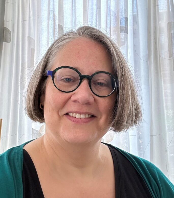 Elizabeth van der Kam Headshot